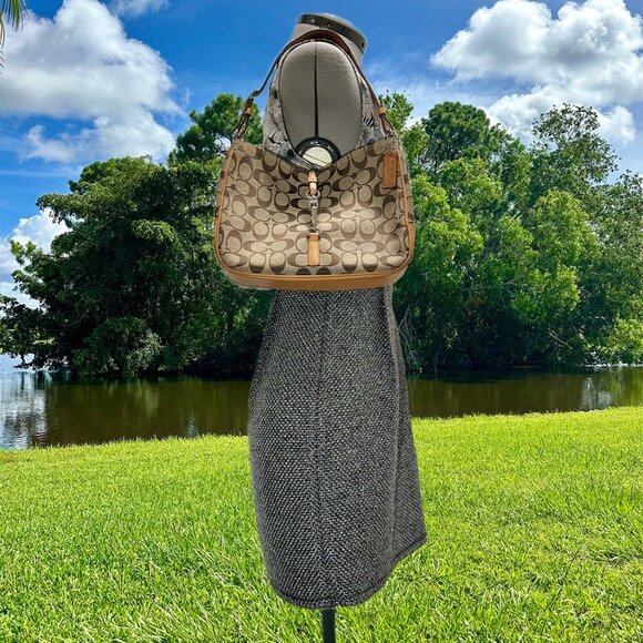 SOLD - Coach Vintage Hamptons Signature Clip Hobo Khaki Jacquard Leather 6091 - Picture 2 of 15